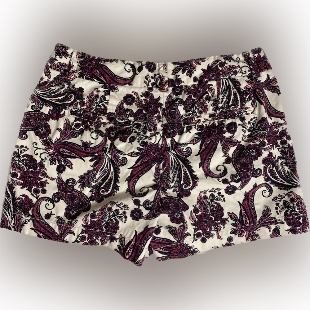 Size 0 Loft Ann Taylor Paisley Low Rise White Purple Embroidered Print Shorts - Picture 2 of 5